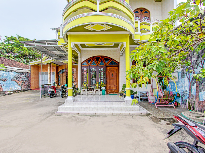 Exterior & Views 2, SPOT ON 92188 Ndalem Eyang Guesthouse Syariah, Demak