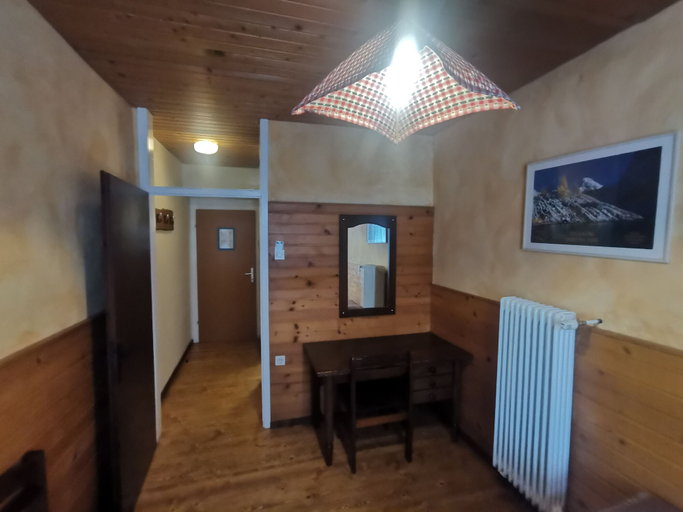 Others 5, Hostel pod Voglom, Bohinj