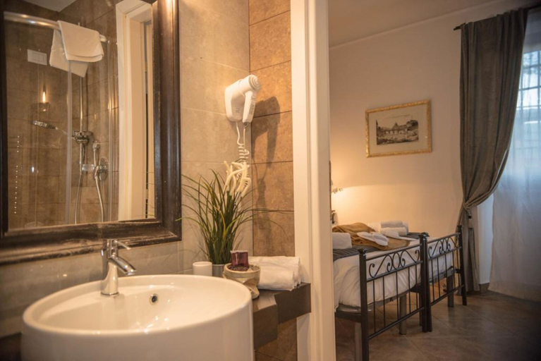 Bathroom 5, La Residenza dell'Angelo, Rome