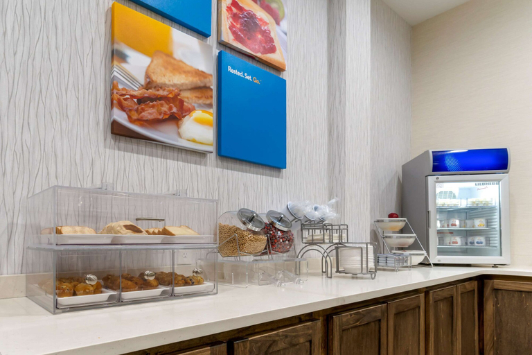 Food & Drinks 5, Comfort Suites Paducah Mall Area, McCracken