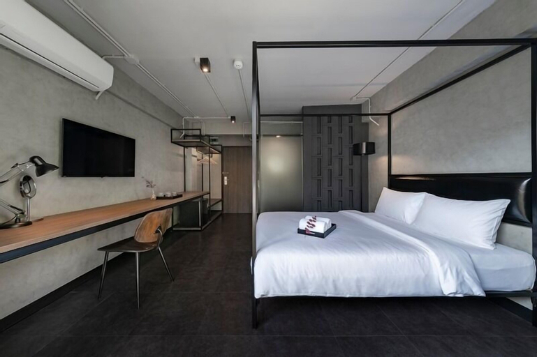 Bedroom 5, The Ex Capital Hotel, Khlong San