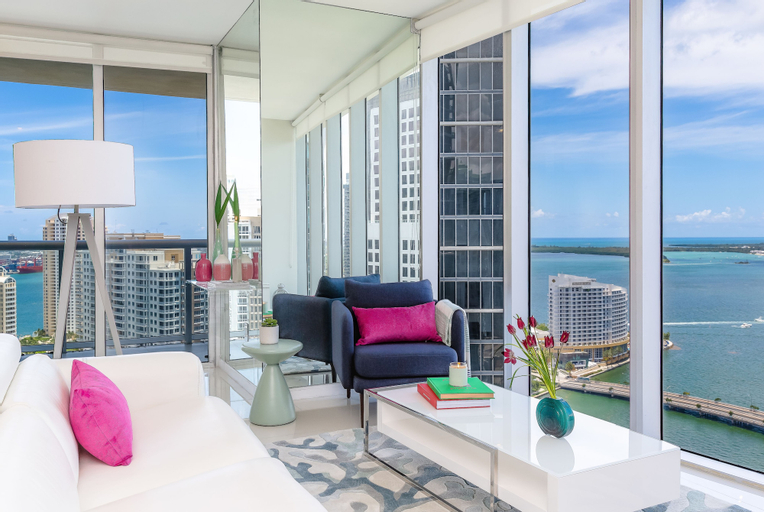 Exterior & Views 30