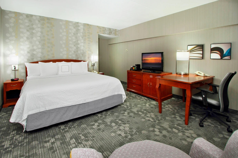 Bedroom 3, Courtyard by Marriott Lyndhurst Meadowlands, Bergen