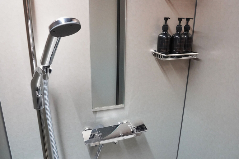 Bathroom 4, KEIRIN HOTEL 10 by Onko Chishin, Tamano