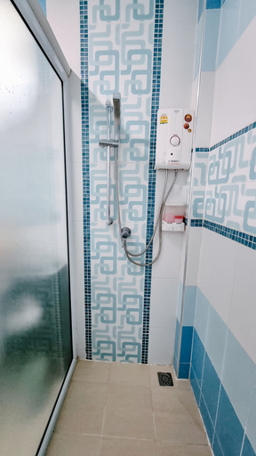 Bathroom 3, Baan Suan Meetang Resort, Muang Chanthaburi