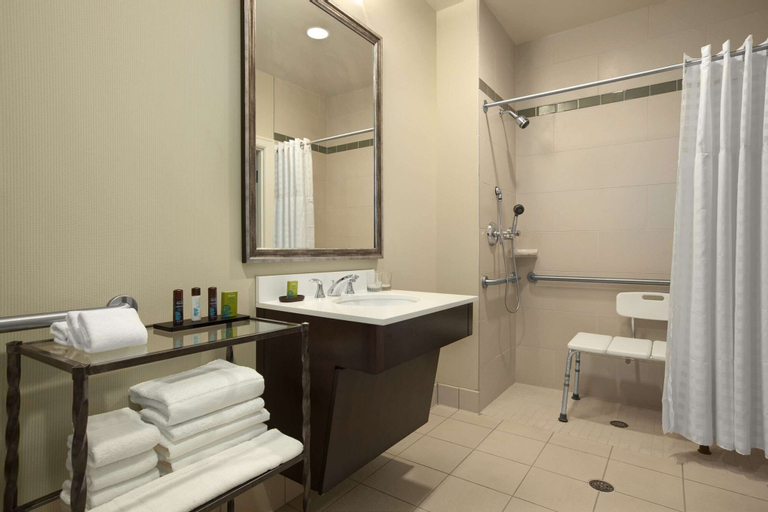 Bedroom 5, Embassy Suites by Hilton St. Louis Downtown, Saint Louis