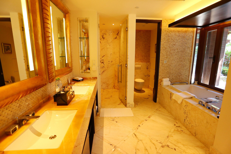 Bathroom 5, The St. Regis Sanya Yalong Bay Resort, Sanya