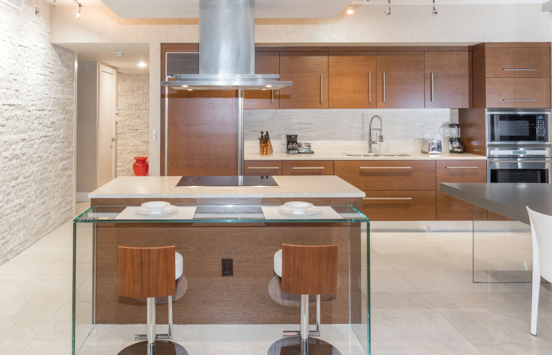 Dining Room 10