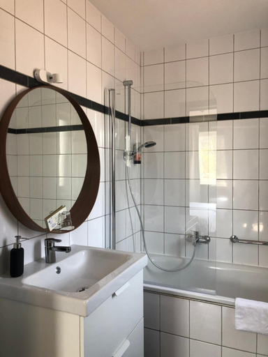 Bathroom 5, New Hotel De Lives, Namur