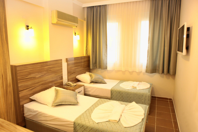 Bedroom 2, Narcis Apart Hotel, Alanya