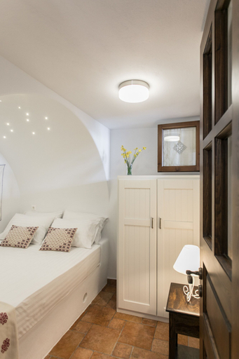 Bedroom 3, Traditional Inn Pirethron, South Aegean