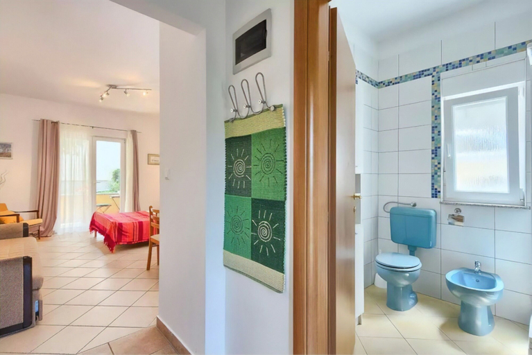 Bathroom 4, Franulovic Apartments, Premantura