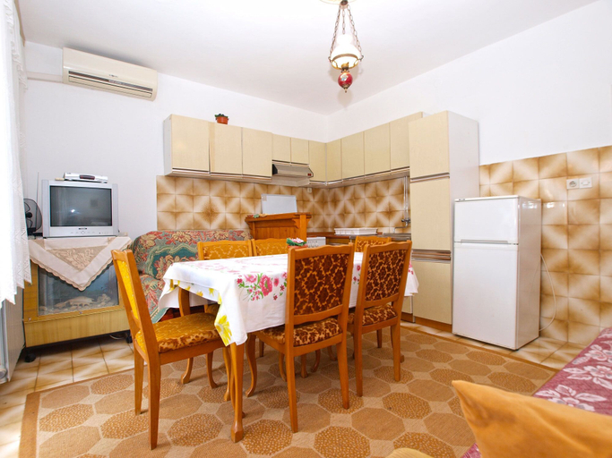 Others 4, Apartment 1051, Fažana