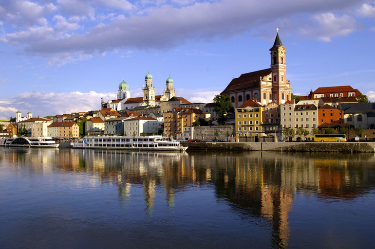 Exterior & Views 2, Hotel Koenig, Passau