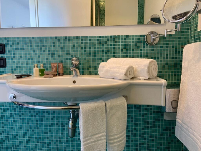 Bathroom 5, Residence al Palace, Chieti