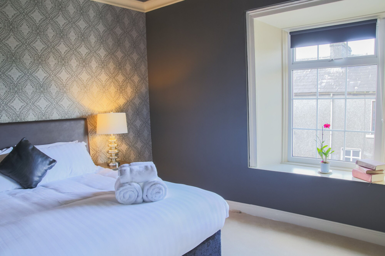 Bedroom 2, Armorica