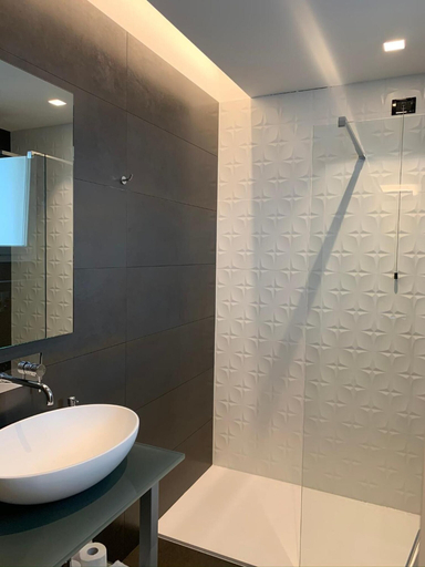 Bathroom 5, Park Hotel Cellini, Venezia