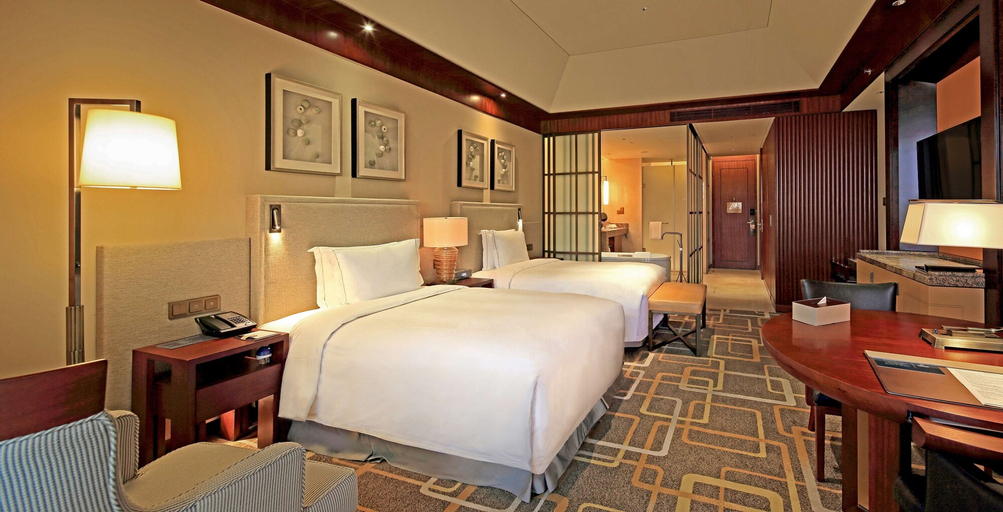 Bedroom 4, Hilton Qingdao Golden Beach, Qingdao
