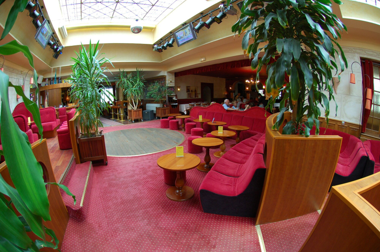 Others 5, Hôtel Le Saint Louis Châteaudun, Eure-et-Loir