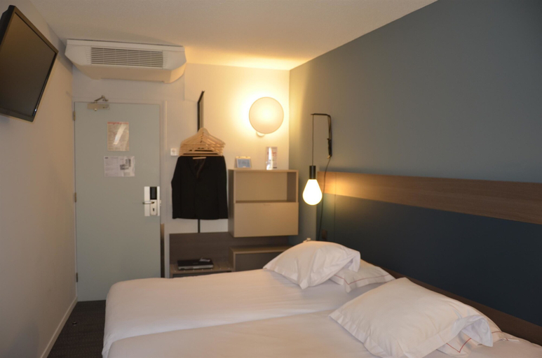 Bedroom 4, Hotel Kyriad Metz Centre, Moselle