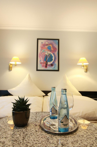 Bedroom 2, Hotel Restaurant Pfeffermühle, Zollernalbkreis