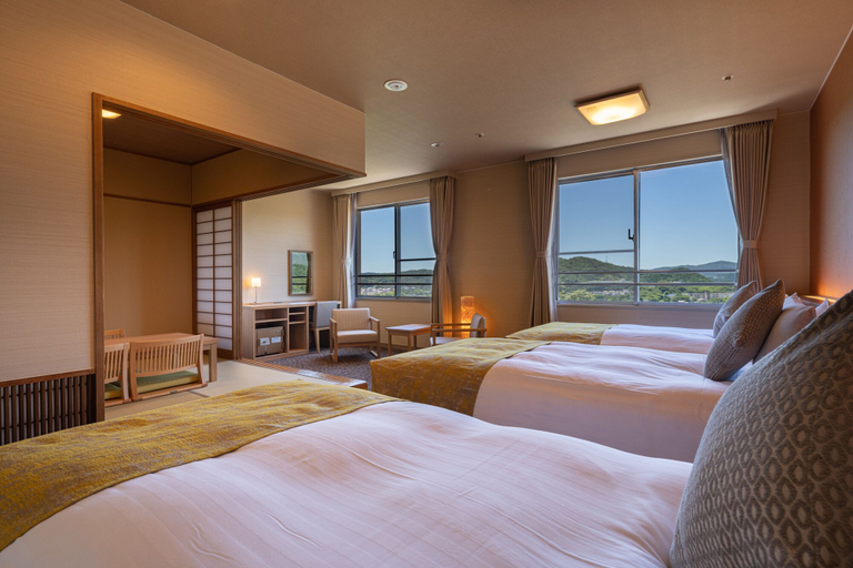 Bedroom 3, Kamenoi Hotel Toba, Toba