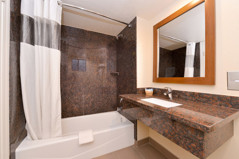 Bathroom 5, Bay View Inn, San Luis Obispo