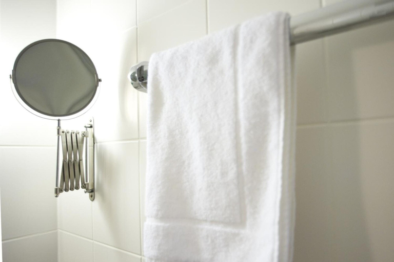 Bathroom 5, Hotel Restaurant Flora, Rhein-Kreis Neuss
