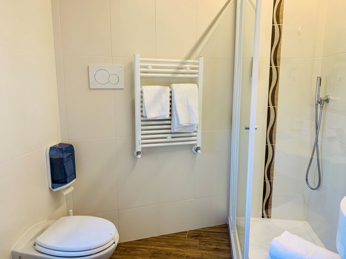 Bathroom 5, Hotel Kriss Internazionale, Verona