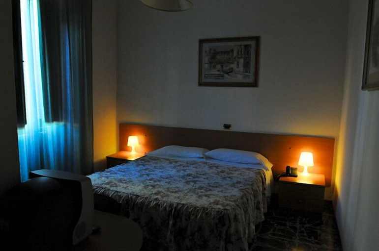 Bedroom 4, Hotel Albergo Italia, Siena