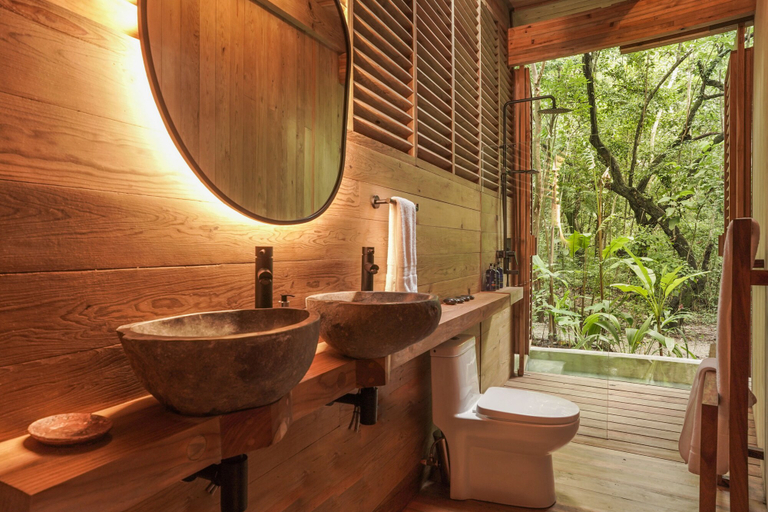 Bathroom 5, Zunya, Puntarenas