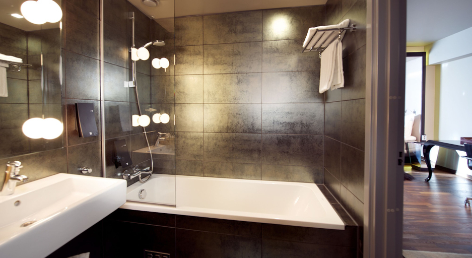 Bathroom 4, Home Hotel Folketeateret, Oslo