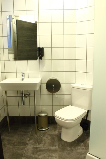 Bathroom 4, Poshtel Bilbao Premium Hostel, Vizcaya