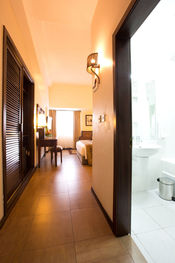 Bedroom 3, The African Regent Hotel, Accra