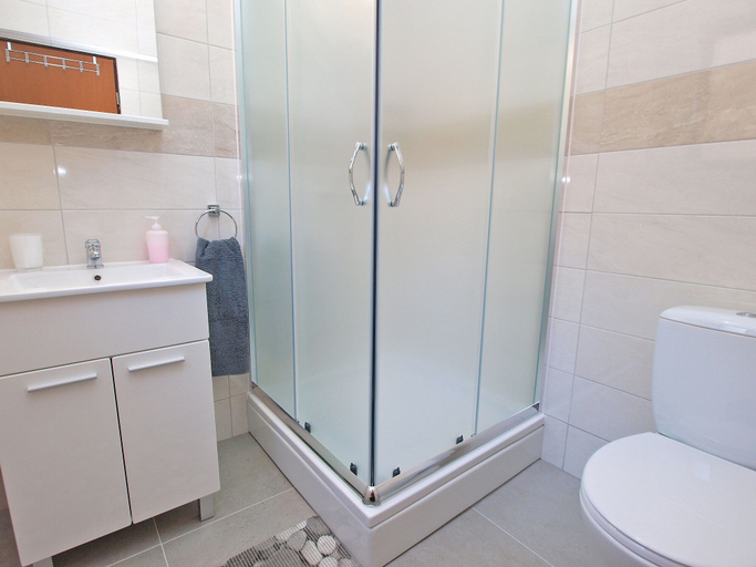 Bathroom 3, Apartment 589, Fažana