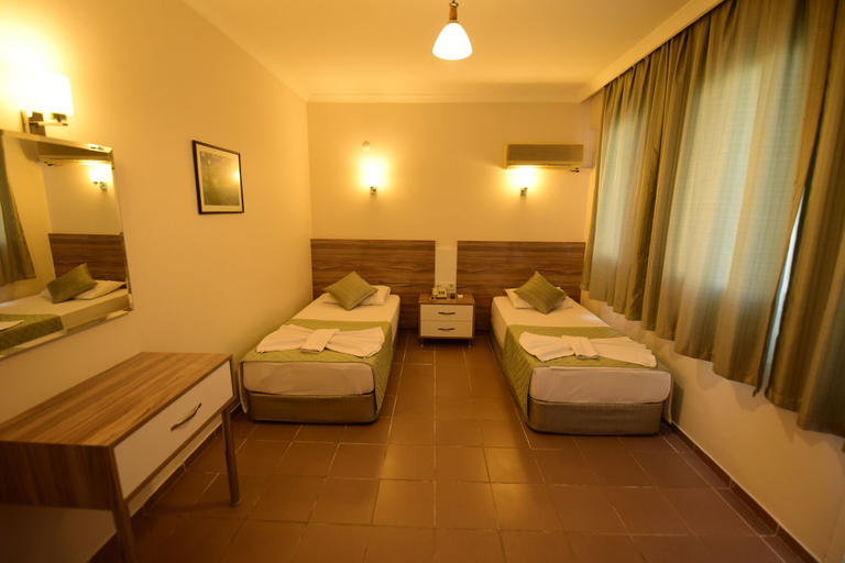 Bedroom 4, Narcis Apart Hotel, Alanya