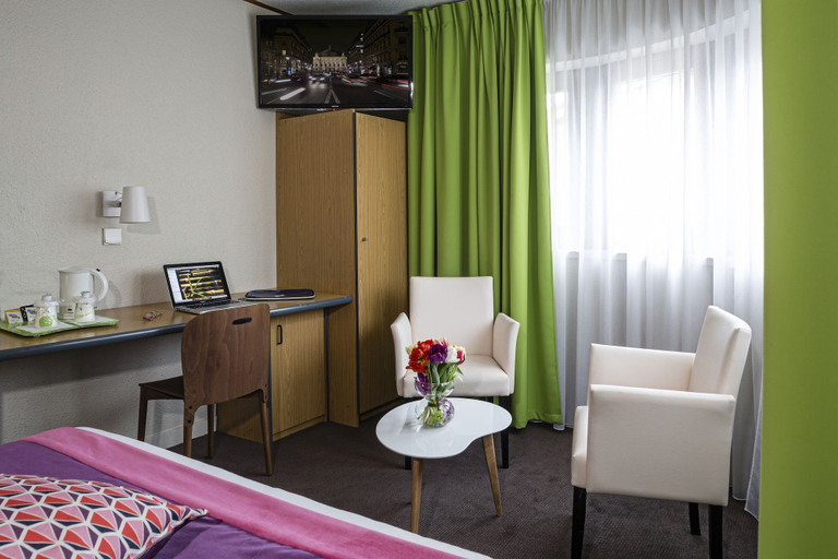 Bedroom 3, Hotel Paris Louis Blanc, Paris