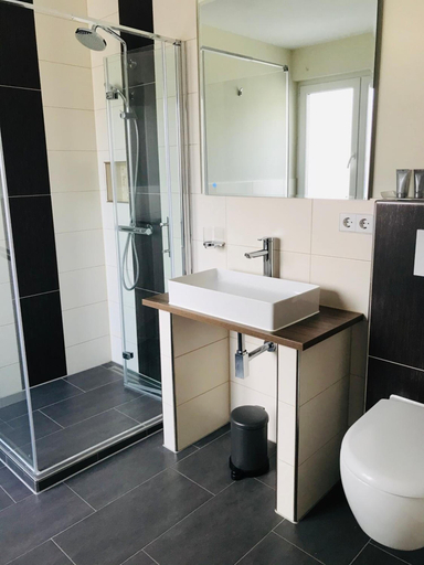Bathroom 5, Hotel Pension Langhans, Heilbronn