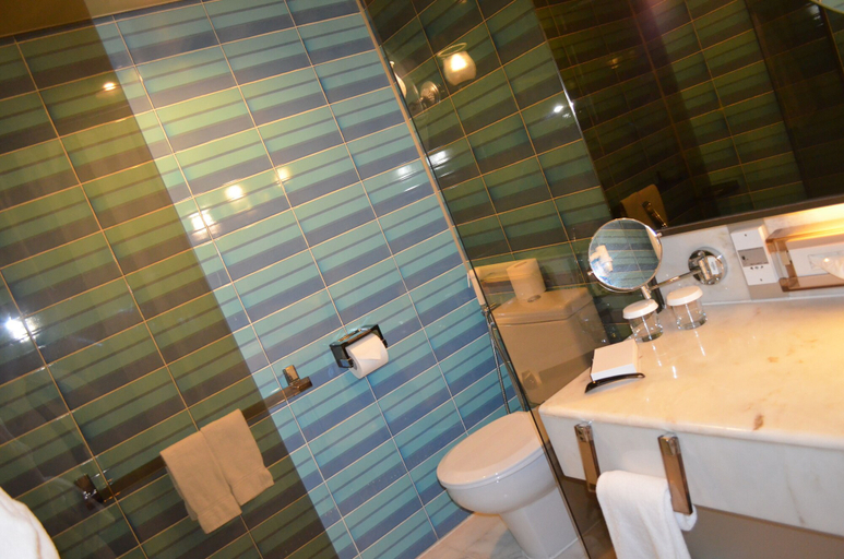 Bathroom 4, InterContinental Hotels TAIF by IHG, Taif
