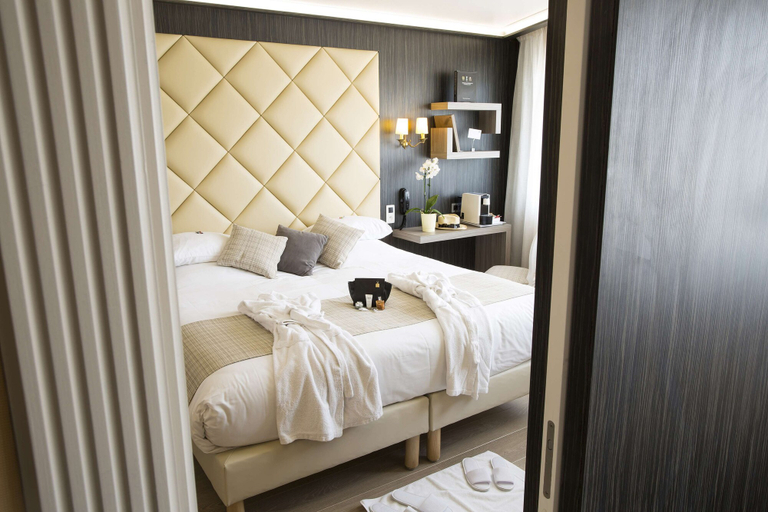 Bedroom 3, BEST WESTERN PLUS CANNES RIVIERA & SPA, Alpes-Maritimes