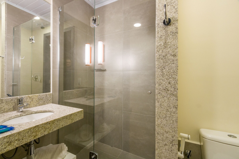 Bathroom 4, ibis Budget Ribeirão Preto Vila do Golf, Ribeirao Preto