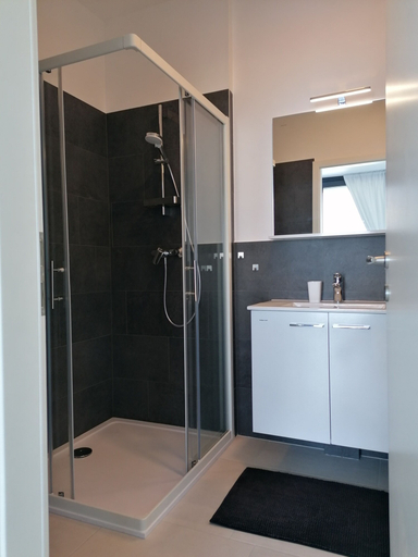 Bathroom 3, Villa Molet, Koper
