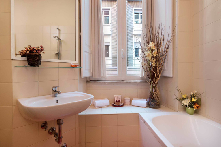Bathroom 5, Residenza Domiziano, Roma