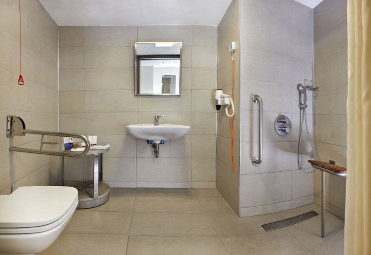 Bathroom 5, Ramada Plaza by Wyndham Izmir, Konak