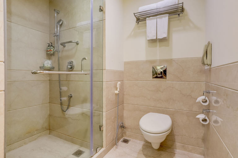Bedroom 5, Lemon Tree Premier, Delhi Airport, West