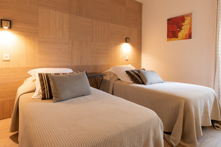Bedroom 3, Hotel de Charme L'Amandière, Bouches-du-Rhône