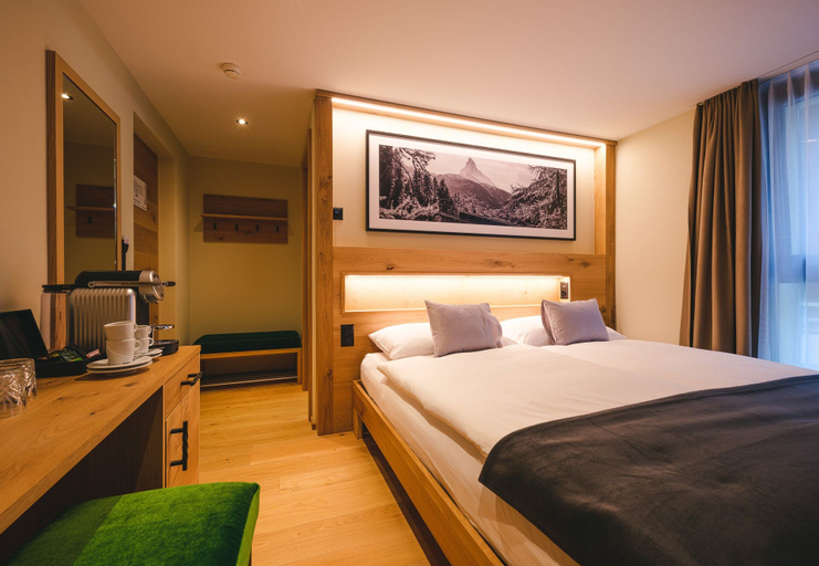 Bedroom 2, Hotel Tannenhof, Visp