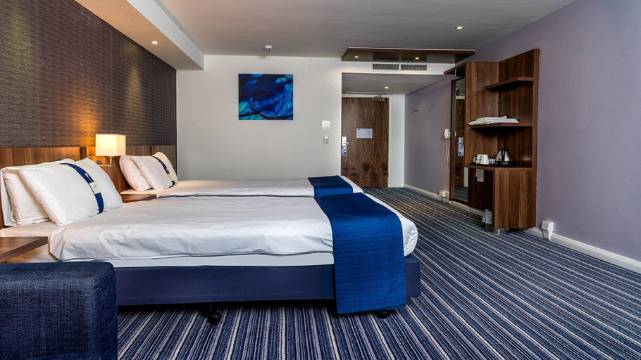 Bedroom 5, Holiday Inn Express GLENROTHES by IHG, Fife