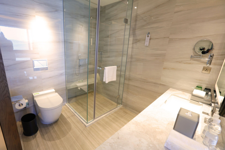Bathroom 5, Courtyard by Marriott Xiamen Haicang, Xiamen