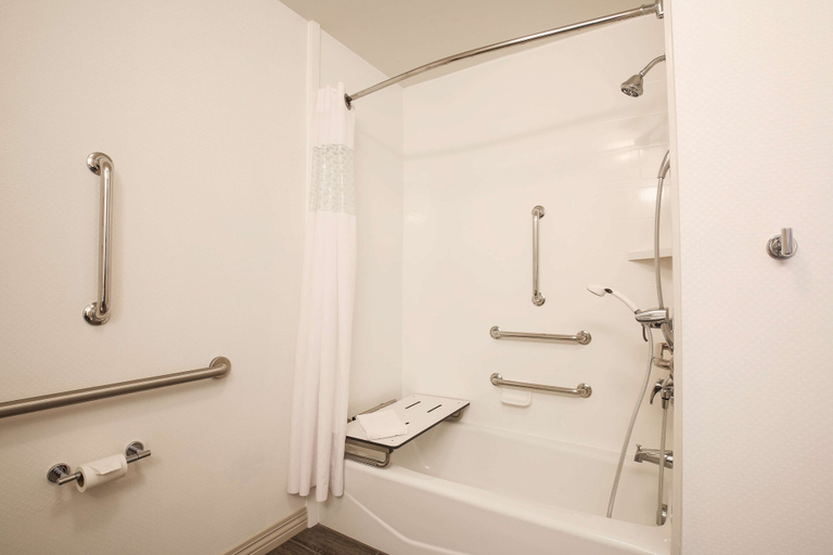 Bathroom 4, Hampton Inn And Suites Camarillo, Ventura